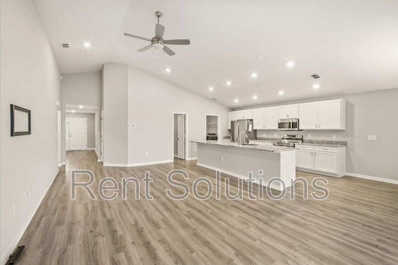 Modern 3-Bedroom Single-Story Home with 2-Car Garage in Ridgewood South property image