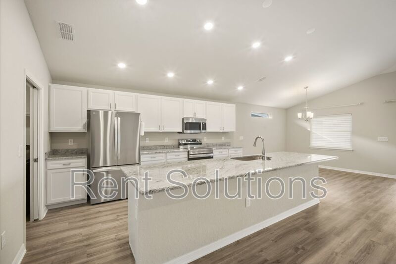 Modern 3-Bedroom Single-Story Home with 2-Car Garage in Ridgewood South property image