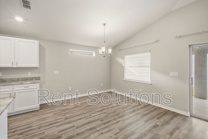 Modern 3-Bedroom Single-Story Home with 2-Car Garage in Ridgewood South property image