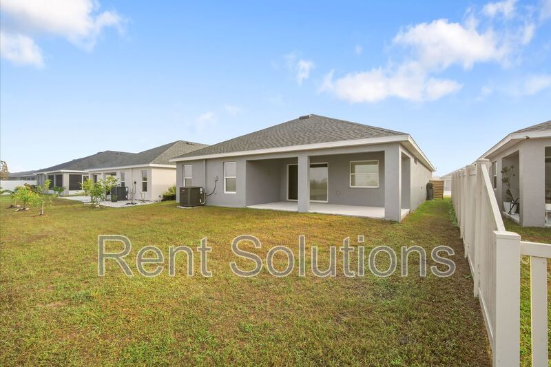 Modern 3-Bedroom Single-Story Home with 2-Car Garage in Ridgewood South property image