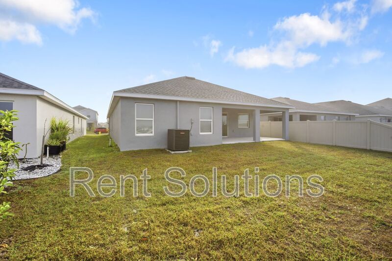 Modern 3-Bedroom Single-Story Home with 2-Car Garage in Ridgewood South property image