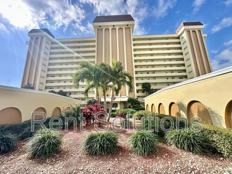 Gorgeous remodeled efficiency in Sea Towers off Duhme Road! Annual/Unfurnished in gated 55+ community property image