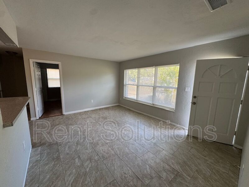 Charming 2 bedroom property image