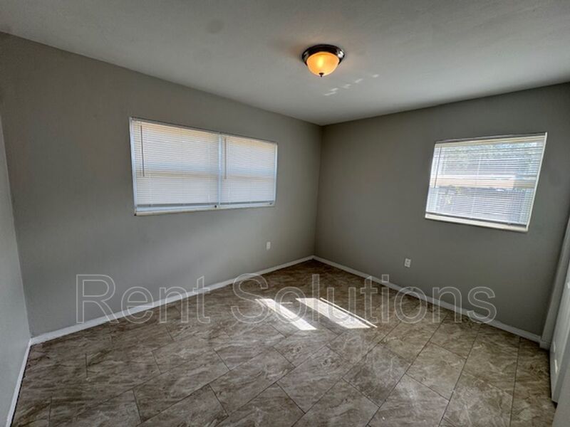 Charming 2 bedroom property image