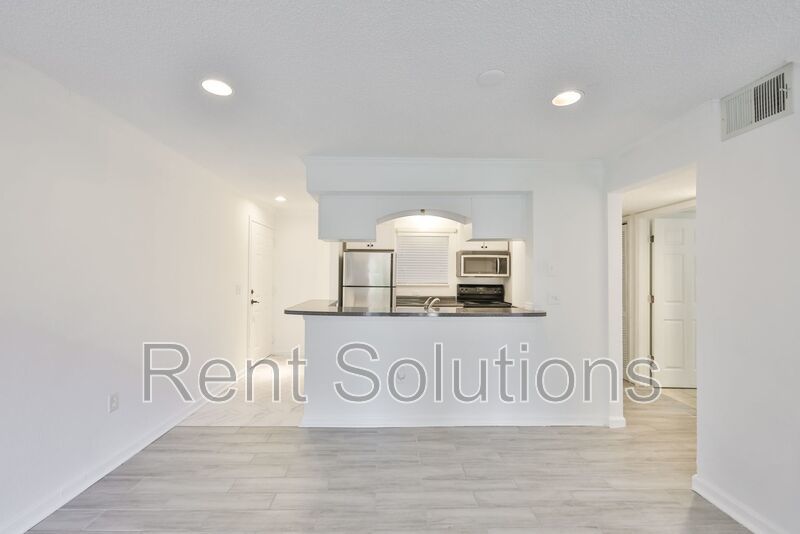 Spacious 2-bedroom, 2-bath condo in the Fountains at Countryside, Gated Community! property image