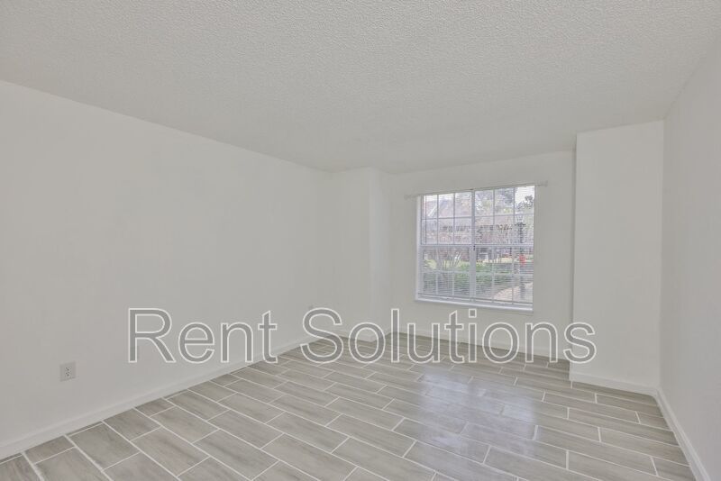 Spacious 2-bedroom, 2-bath condo in the Fountains at Countryside, Gated Community! property image