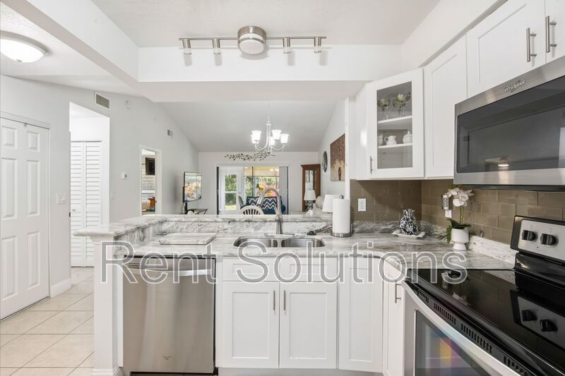 Fully Furnished First-Floor Condo in Active 55+ Sun City Center property image