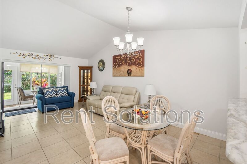 Fully Furnished First-Floor Condo in Active 55+ Sun City Center property image