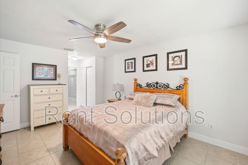 Fully Furnished First-Floor Condo in Active 55+ Sun City Center property image