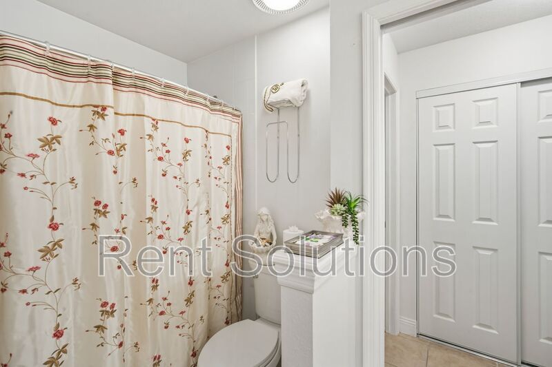 Fully Furnished First-Floor Condo in Active 55+ Sun City Center property image