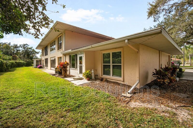 Fully Furnished First-Floor Condo in Active 55+ Sun City Center property image