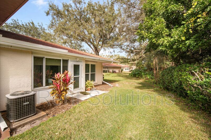 Fully Furnished First-Floor Condo in Active 55+ Sun City Center property image