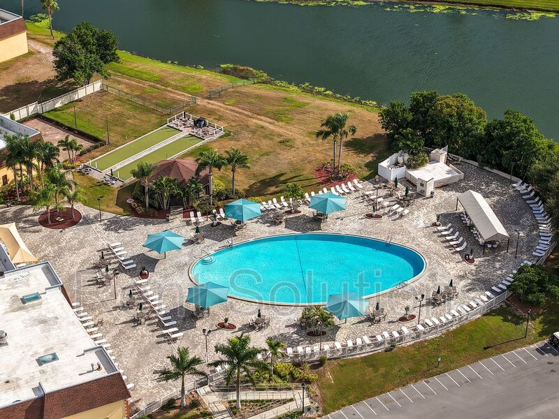 Fully Furnished First-Floor Condo in Active 55+ Sun City Center property image