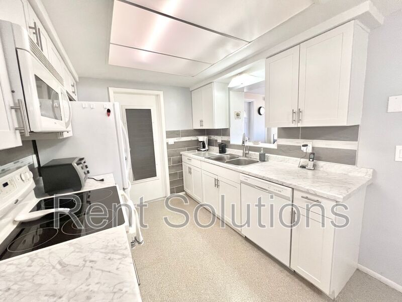 Long-Term Rental ~ Fully Furnished 2BD/1.5BTH in New Port Richey property image