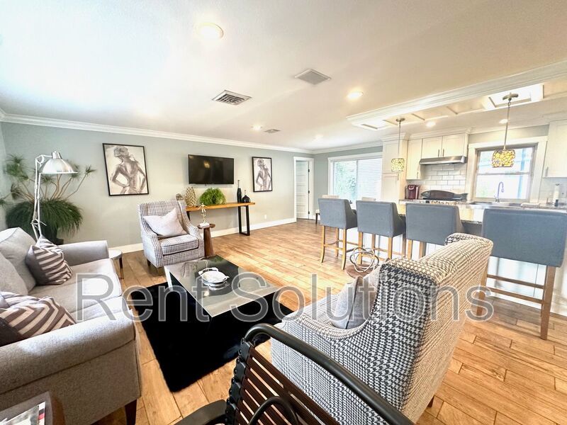 Stunning, 4BR/3BA HOME IN DEL ORO GARDENS SUB! ANNUAL/Furnished! property image