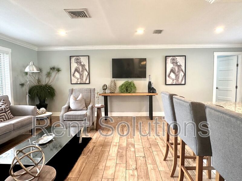 Stunning, 4BR/3BA HOME IN DEL ORO GARDENS SUB! ANNUAL/Furnished! property image