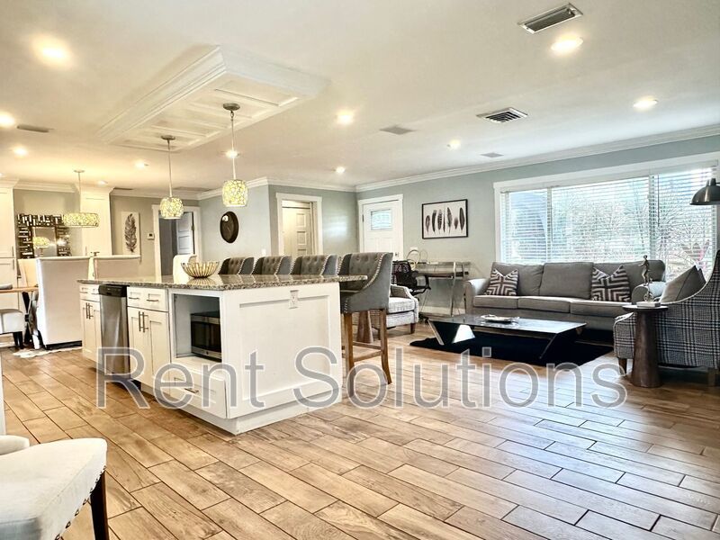 Stunning, 4BR/3BA HOME IN DEL ORO GARDENS SUB! ANNUAL/Furnished! property image