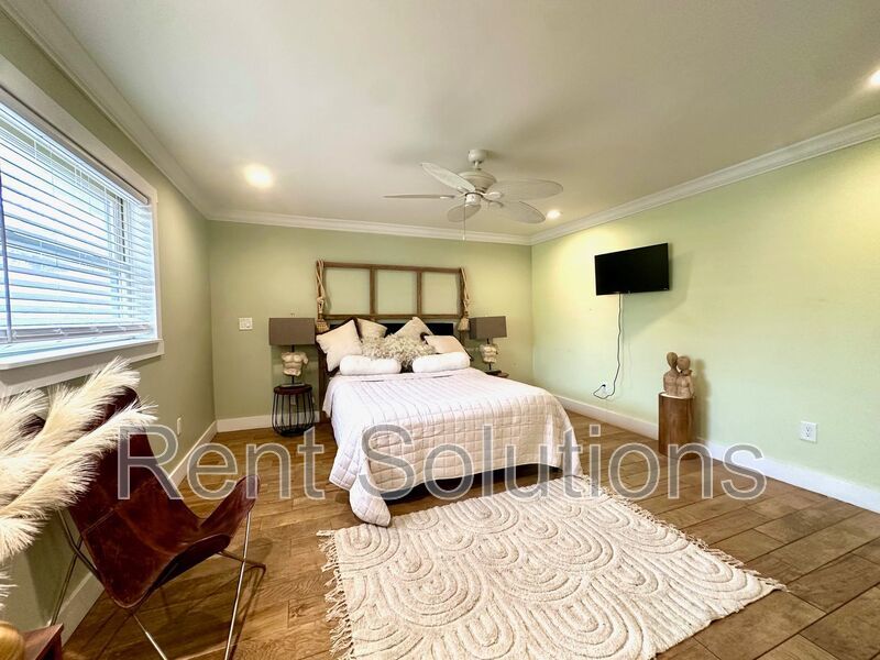 Stunning, 4BR/3BA HOME IN DEL ORO GARDENS SUB! ANNUAL/Furnished! property image