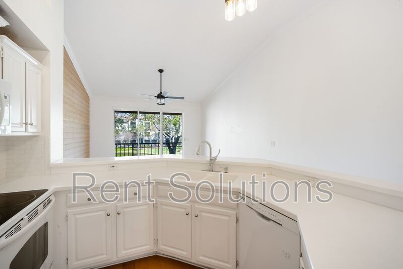 Spacious 1BR/1BA Harbour Island Condo in Gated Island Walk property image