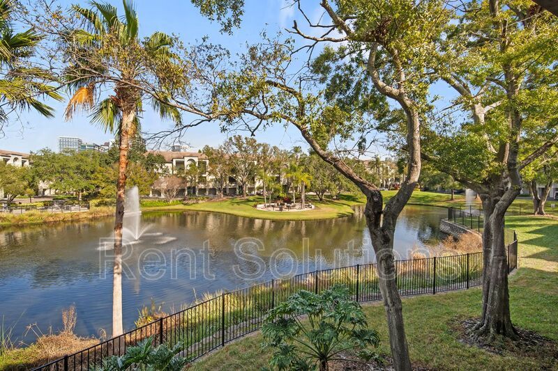 Spacious 1BR/1BA Harbour Island Condo in Gated Island Walk property image