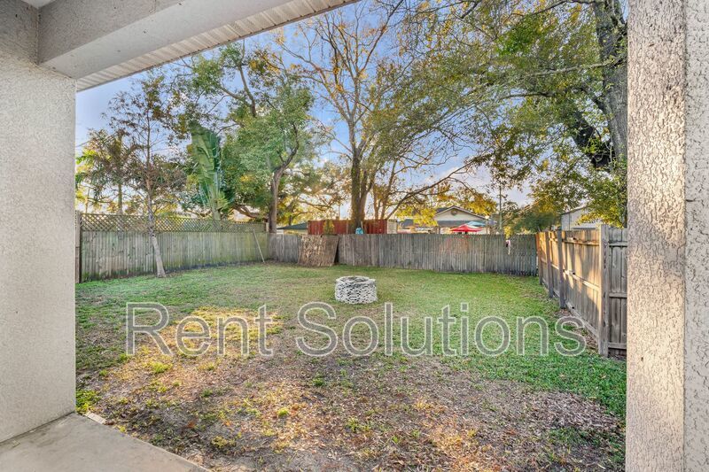 Great 3BR/2BA Tampa home with 2 car garage and fenced yard near Lowry Park Zoo property image