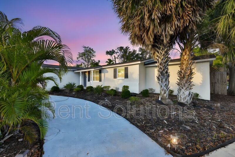 MOVE IN READY! EVERYTHING Updated! 3 bedroom 2 bathroom Pool Home in Largo property image