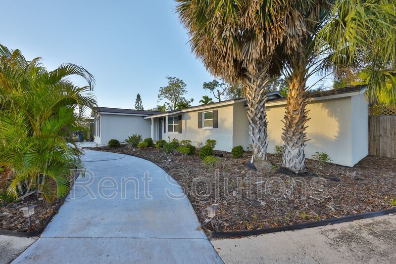 MOVE IN READY! EVERYTHING Updated! 3 bedroom 2 bathroom Pool Home in Largo property image