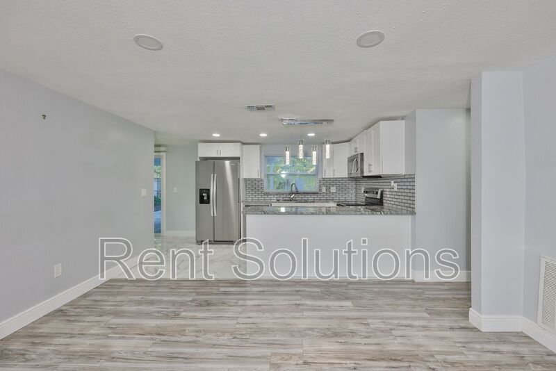 MOVE IN READY! EVERYTHING Updated! 3 bedroom 2 bathroom Pool Home in Largo property image