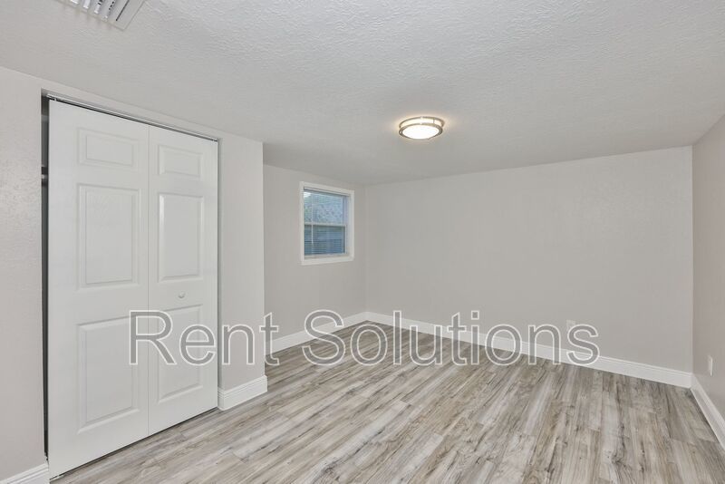 MOVE IN READY! EVERYTHING Updated! 3 bedroom 2 bathroom Pool Home in Largo property image