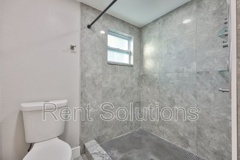 MOVE IN READY! EVERYTHING Updated! 3 bedroom 2 bathroom Pool Home in Largo property image