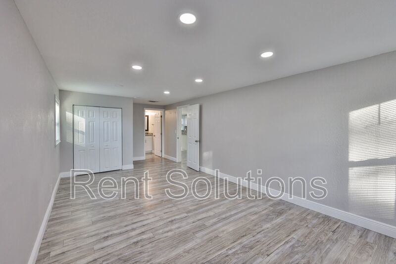 MOVE IN READY! EVERYTHING Updated! 3 bedroom 2 bathroom Pool Home in Largo property image