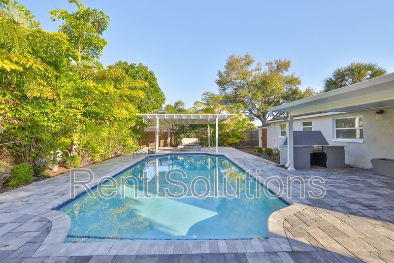 MOVE IN READY! EVERYTHING Updated! 3 bedroom 2 bathroom Pool Home in Largo property image