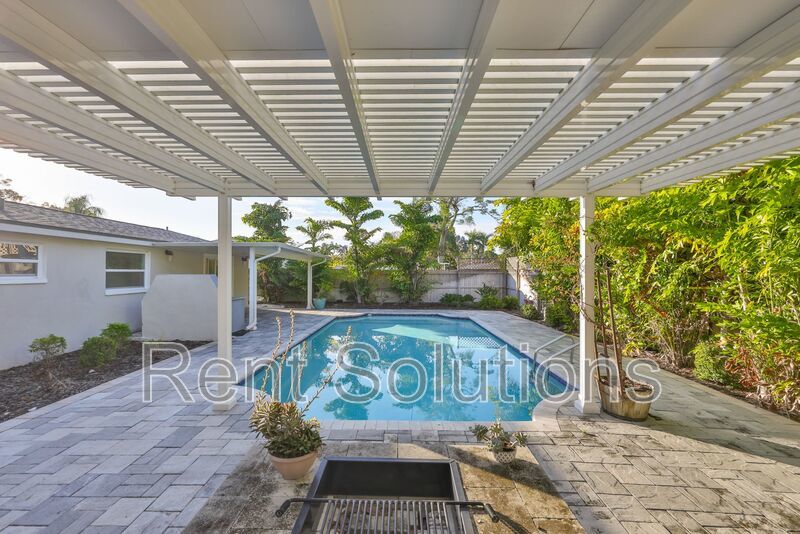 MOVE IN READY! EVERYTHING Updated! 3 bedroom 2 bathroom Pool Home in Largo property image