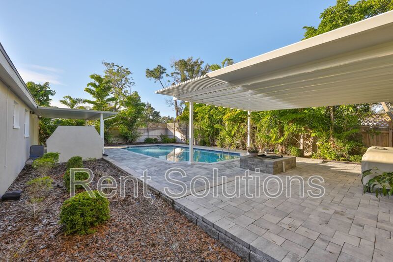 MOVE IN READY! EVERYTHING Updated! 3 bedroom 2 bathroom Pool Home in Largo property image