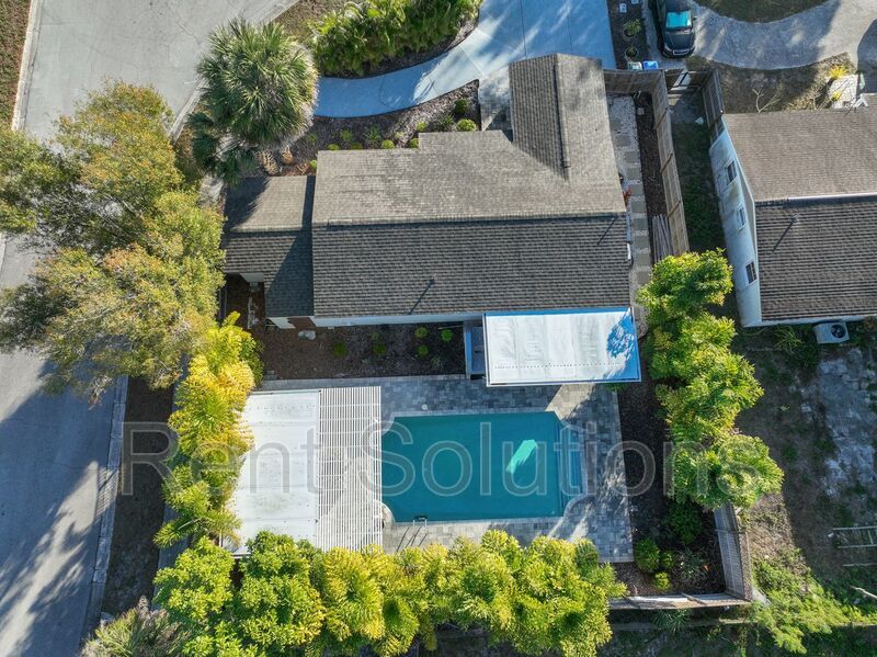 MOVE IN READY! EVERYTHING Updated! 3 bedroom 2 bathroom Pool Home in Largo property image