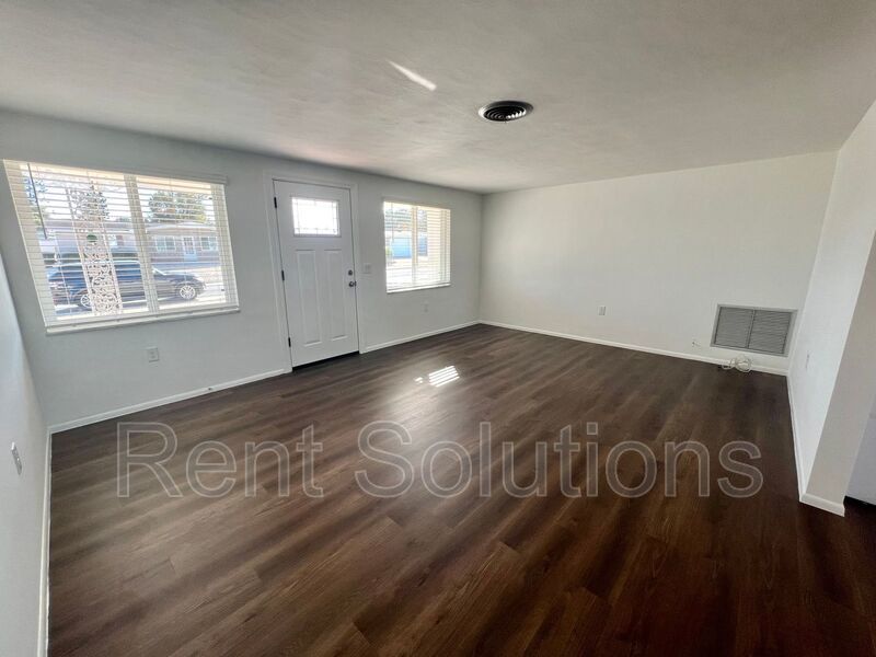 Meticulousy Clean 2BD/1.5BTH Home in New Port Richey property image