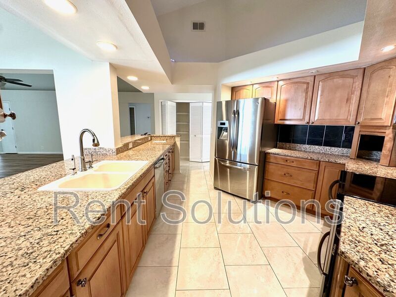 Executive Style 4BR/3BA/2 Car Garage Home for Rent in Greater Palm Harbor - 2,374 sq ft of Exquisite Living Space! property image