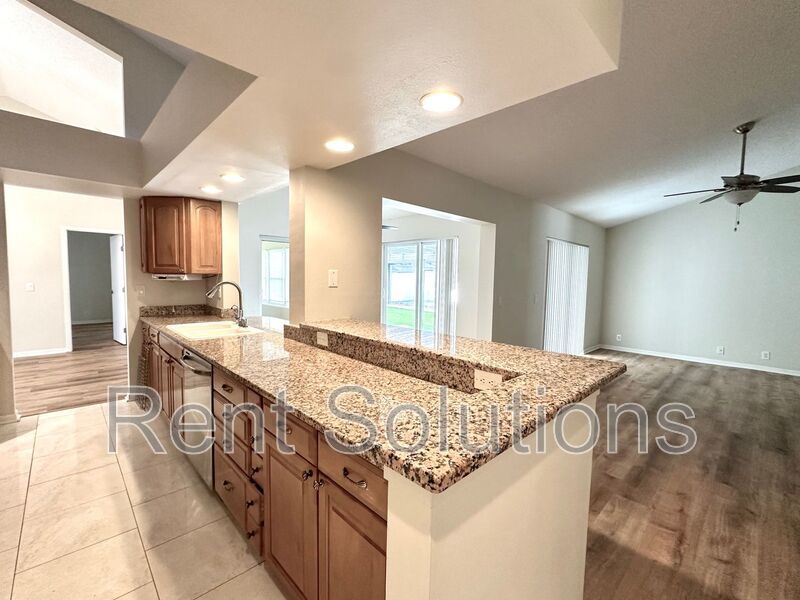 Executive Style 4BR/3BA/2 Car Garage Home for Rent in Greater Palm Harbor - 2,374 sq ft of Exquisite Living Space! property image