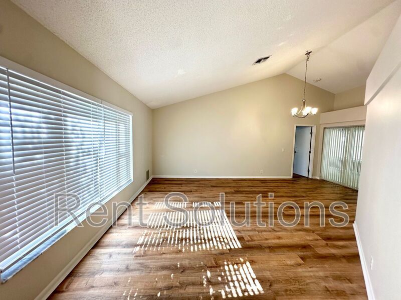 Executive Style 4BR/3BA/2 Car Garage Home for Rent in Greater Palm Harbor - 2,374 sq ft of Exquisite Living Space! property image