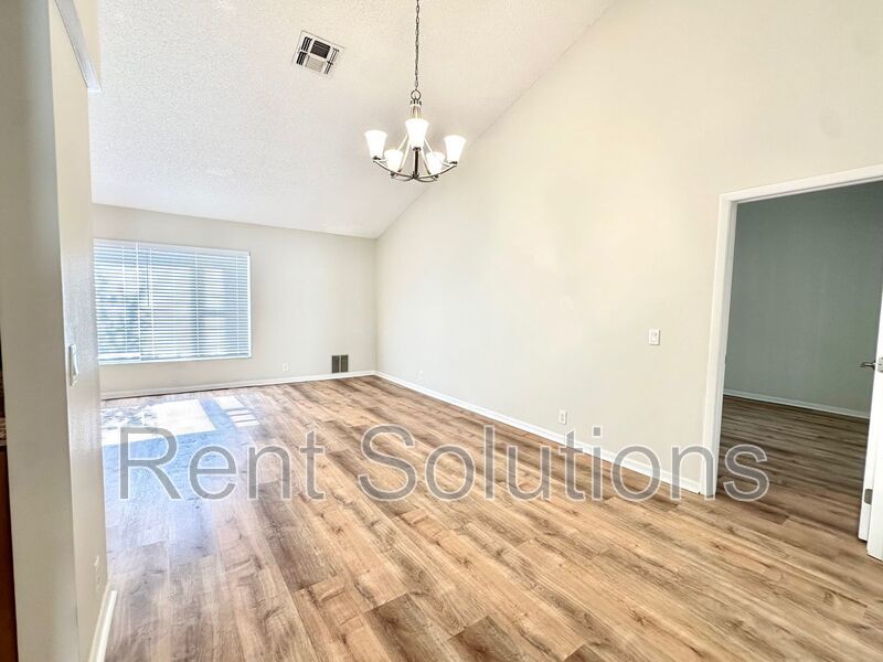 Executive Style 4BR/3BA/2 Car Garage Home for Rent in Greater Palm Harbor - 2,374 sq ft of Exquisite Living Space! property image