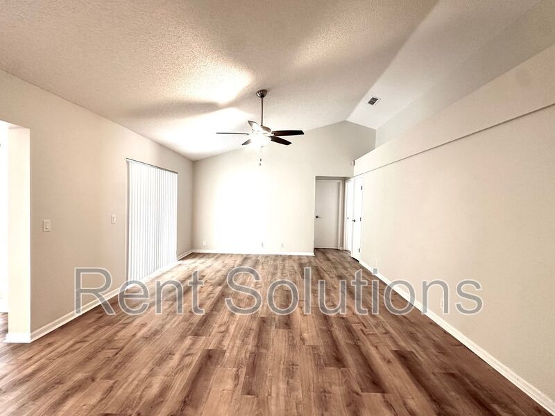 Executive Style 4BR/3BA/2 Car Garage Home for Rent in Greater Palm Harbor - 2,374 sq ft of Exquisite Living Space! property image