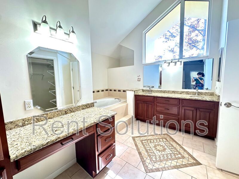 Executive Style 4BR/3BA/2 Car Garage Home for Rent in Greater Palm Harbor - 2,374 sq ft of Exquisite Living Space! property image