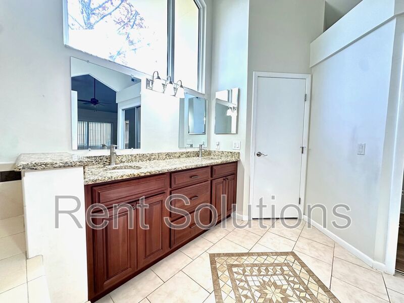 Executive Style 4BR/3BA/2 Car Garage Home for Rent in Greater Palm Harbor - 2,374 sq ft of Exquisite Living Space! property image