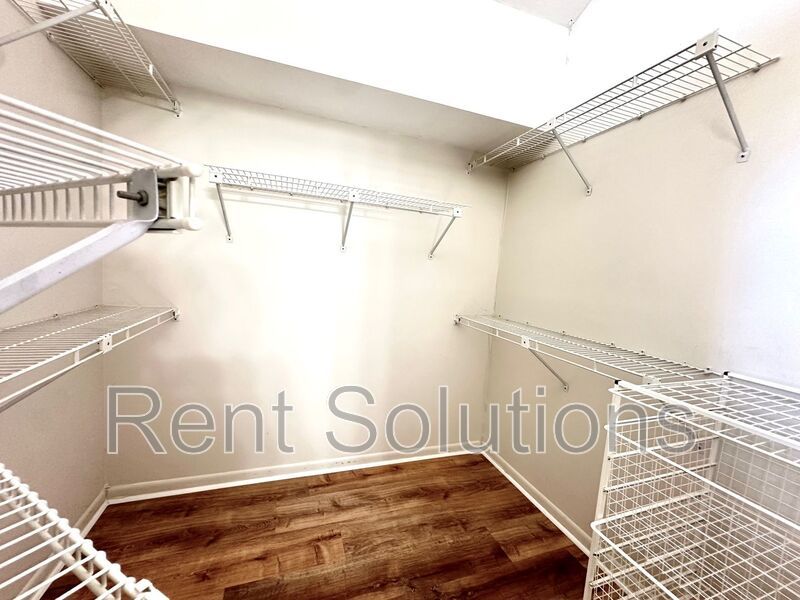 Executive Style 4BR/3BA/2 Car Garage Home for Rent in Greater Palm Harbor - 2,374 sq ft of Exquisite Living Space! property image