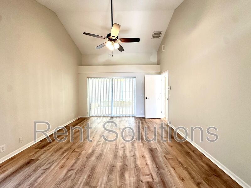 Executive Style 4BR/3BA/2 Car Garage Home for Rent in Greater Palm Harbor - 2,374 sq ft of Exquisite Living Space! property image