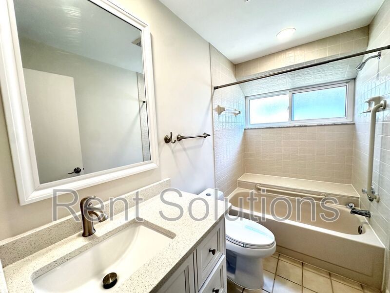 Executive Style 4BR/3BA/2 Car Garage Home for Rent in Greater Palm Harbor - 2,374 sq ft of Exquisite Living Space! property image