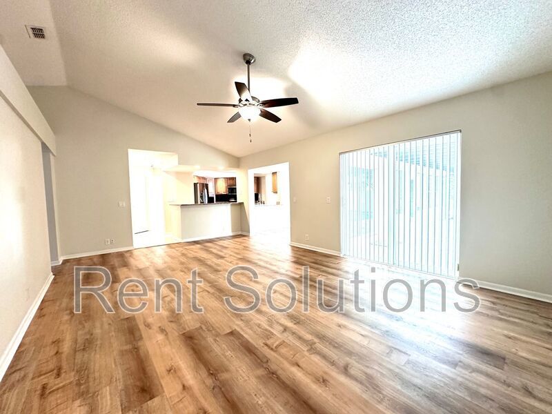 Executive Style 4BR/3BA/2 Car Garage Home for Rent in Greater Palm Harbor - 2,374 sq ft of Exquisite Living Space! property image