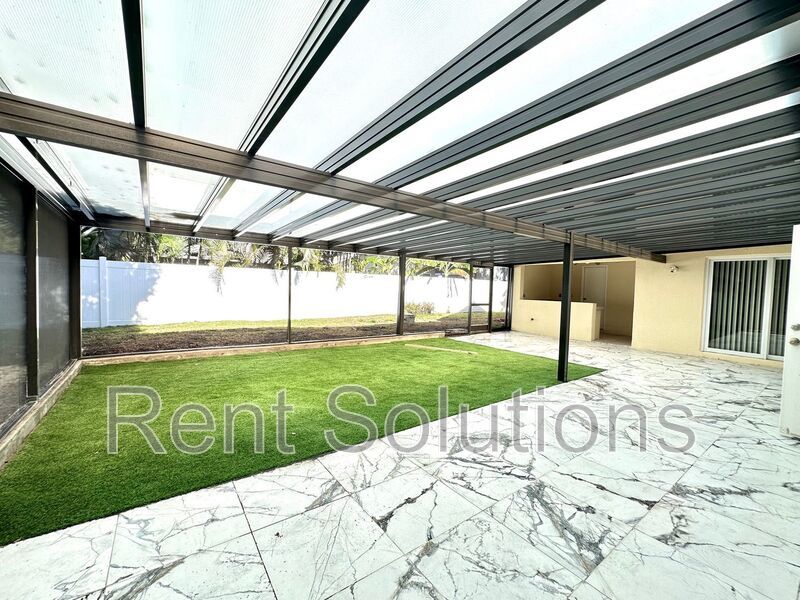 Executive Style 4BR/3BA/2 Car Garage Home for Rent in Greater Palm Harbor - 2,374 sq ft of Exquisite Living Space! property image