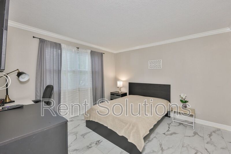 Fantastic Location near USF Area perfect for students, traveling nurses, and working professionals! property image