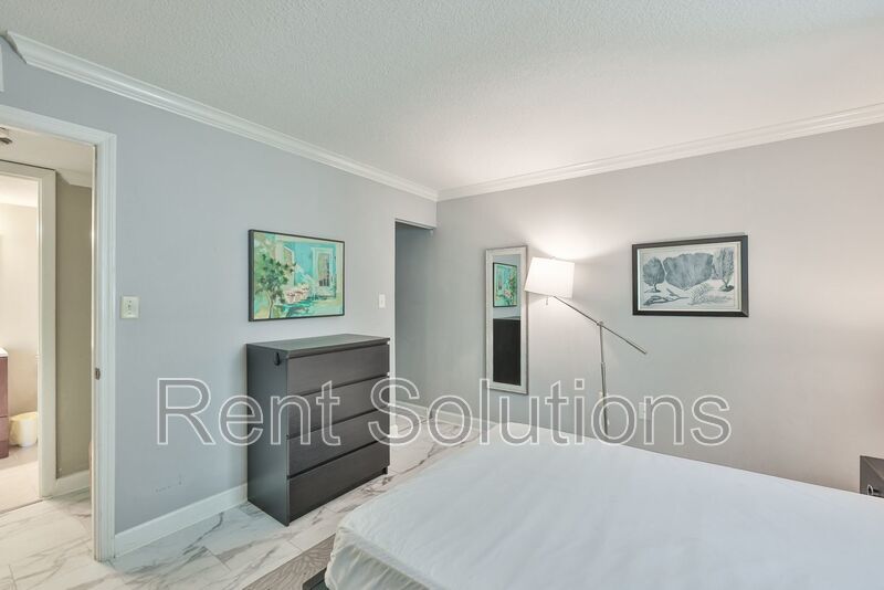 Fantastic Location near USF Area perfect for students, traveling nurses, and working professionals! property image